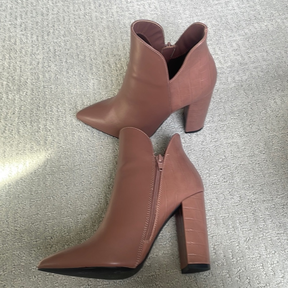 Women’s Heeled Booties